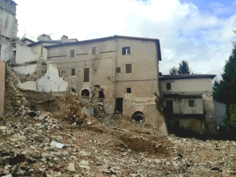 post-sisma, lavori sisma, consolidamento strutturale, messa in sicurezza, interventi post sisma, ricostruzione sismaInterventi post-sisma con messa in sicurezza, consolidamento strutturale e ricostruzione. Tecniche affidabili per edifici danneggiati da eventi sismici. 